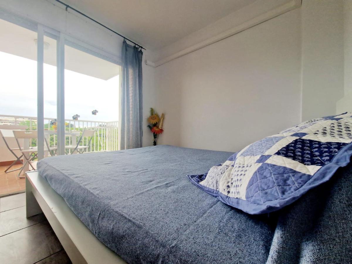Apartamento Mar Del Priorat Apartment Salou Bagian luar foto